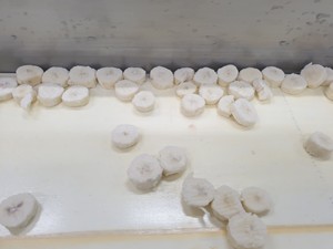 Frozen banana IQF slices light syrup, natural Cavendish material for <b>dessert</b> cups and parfaits, Vietnam source, premium finish - Product Image 3