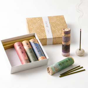 Kousaido Sanshi Suimei - Set de Regalo de Incienso Japonés, 5 Fragancias de Kioto, 60 Varillas de Incienso Surtido, Venta al por Mayor - Product Image 1