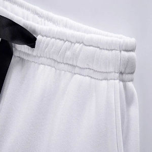 เสื้อฮู้ดดี้ผู้ชายที่สวมใส่สบาย ดีไซน์ทันสมัยและทรงหลวม เหมาะสำหรับการออกนอกบ้านในชีวิตประจำวันและสภาพอากาศเย็น - Product Image 6