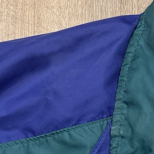 Chaqueta Cortavientos Colorblock Retro Azul Verde Blanco Estilo Urbano para Hombre con Cierre de Cremallera y Resistente al Agua - Product Image 6