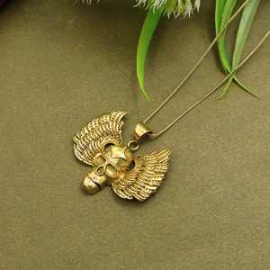 Pendentif gothique en forme de crâne ailé, bijoux avec ailes d'ange, collier vintage doré pour unisexe - Product Image 4