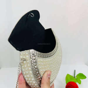 Bolso de mano metálico hecho a mano para mujer, de alta calidad, dorado y plateado, para fiesta de noche, con cuentas, para novia, con perlas y flores, estilo moderno. - Product Image 2