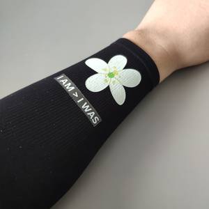 Manchon de bras sans couture noir à motif floral pour adultes, protection anti-UV, design extensible unisexe, pour cyclisme et activités de plein air, personnalisable - Product Image 3