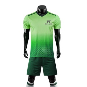 Vêtements de sport confortables pour hommes, uniforme de football 100% polyester, uniforme de football sur mesure pour hommes - Product Image 5