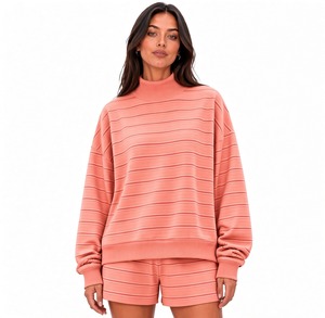 Conjunto de Sudadera Oversize con Hombros Caídos y Cuello Alto para Mujer, con Shorts Suaves a Juego, Ropa Cómoda para Descansar - Product Image 1