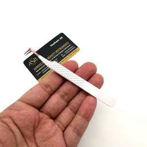 Pince à cils en acier inoxydable, blanche avec pointe or rose, 90 degrés, logo personnalisé, forte adhérence, anti-transpiration - Product Image 3