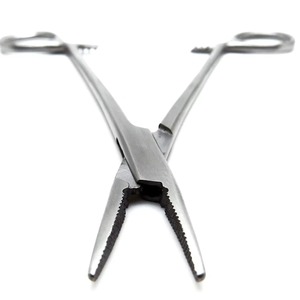 Juego de Instrumentos Quirúrgicos de Acero Inoxidable, Portaagujas Crile-Wood Manual de 180 mm 19-136-180 Reutilizable para un Control Seguro de la Sutura - Product Image 3