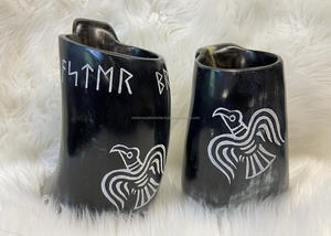 Jarra de cerveza vikinga pulida grabada hecha a mano logotipo personalizado de cuerno de búfalo de lujo disponible para regalar - Product Image 4