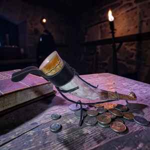 Corne à boire élégante sur le thème des Vikings, sculptée à la main, corne de bœuf authentique, au meilleur prix - Product Image 6