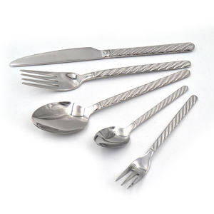 Juego de Cubiertos de Acero Inoxidable con Calidad de Restaurante |   Cubiertos de borde liso para uso diario de alto volumen - Product Image 6
