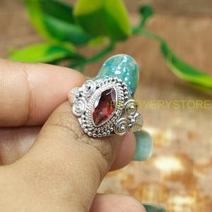 แหวนเงินแท้ 925 ประดับพลอยโกเมนสีแดงธรรมชาติ ทำมือ สไตล์โบฮีเมียน สำหรับผู้หญิง ดีไซน์วินเทจลายชนเผ่า - Product Image 2