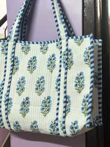Sac fourre-tout pour femme en tissu imprimé floral indien, léger, pliable, écologique, fait main, matelassé, pour les voyages et le shopping - Product Image 5