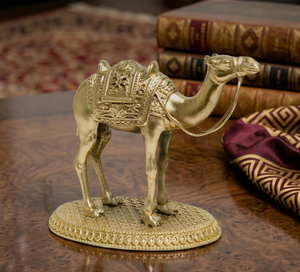 Ídolo de Camello Chapado en Latón Puro Hecho a Mano por Jaipur Metals |   Estatua 100% de Latón |   10 X 6.5 X 8 cm |   189 g |   Decoración del Hogar y Regalos - Product Image 1