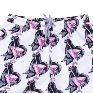 Shorts de sport haut de gamme. Design moderne à blocs de couleurs. Tissu respirant. et des poches latérales profondes pour les séances d'entraînement actives. - Product Image 3