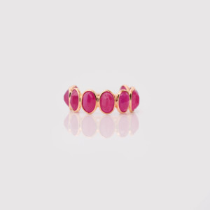 แหวนประดับทับทิมสีแดงธรรมชาติแบบ Eternity Band ตัวเรือนทองคำแท้ 18K สีเหลือง – แหวนประดับพลอยรูปไข่ แหวนประจำเดือนเกิดเดือนกรกฎาคม เครื่องประดับชั้นดี - Product Image 3