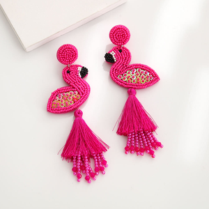 Boucles d'oreilles pendantes style bohème pour femme, avec perles de verre, motifs fleur, flamant rose, cactus et graines, design tendance par MULTI CRAFT - Product Image 2
