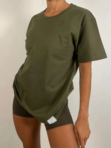 Camiseta de algodón de punto transpirable para mujer, cuello redondo, manga corta, holgada, color verde oliva, de gran tamaño, color liso - Product Image 4