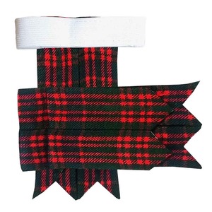 Tela Tartán con Patrón a Cuadros Rojos y Negros con Banda Elástica Blanca para Uso Tradicional - Product Image 3