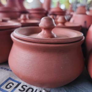 Olla de Cocina Artesanal de Barro Natural Desi Handi con Tapa, Antiadherente, Compatible con Estufas de Gas, para Platos de Arroz - Product Image 1