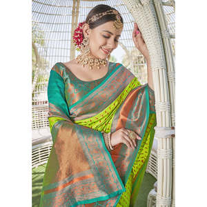 ผ้าไหมพายทานีทอแบบบุตติ ซารี 1000 ผืน สีเขียวสดใส แต่งขอบตัดกัน สำหรับชุดราตรี - Product Image 2