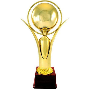 Coupe de championnat ornementale finition or avec couronne décorative, poignées embossées motif laurier et base élégante pour le sport - Product Image 3