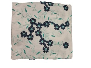 Tissu en coton blanc en gros avec ruban bleu marine, grappes florales et broderie de tiges vertes, travail de cordon 3D pour la confection - Product Image 1