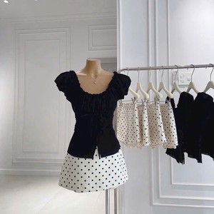 Conjunto de Blusa con Lazo y Volantes Negros y Falda de Puntos para Mujer, Venta al Por Mayor, Atuendo de Dos Piezas a la Moda - Product Image 2