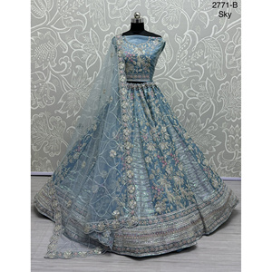 Collections de velours de vêtements de mariée indiens pour la mariée avec le travail de Zarkhan par Fabzone - Product Image 2