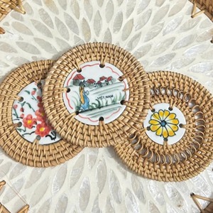 Elegante Juego de Posavasos de Ratán, Tapete de Escritorio, Perfecto para Decoración de Mesa, Fiestas de Cumpleaños y Decoración Festiva, de la India - Product Image 1