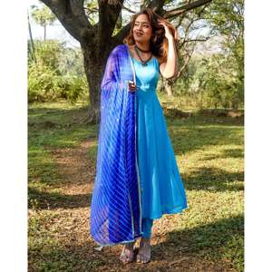 ชุดสูทผ้าชีฟองสีน้ำเงิน Aasmani XS สำหรับผู้หญิง ระบายอากาศได้ดี สไตล์ชาติพันธุ์ คุรตะ ดูปัตตา ชุดฤดูร้อน ลายพิมพ์ ไม่ต้องเย็บ - Product Image 6