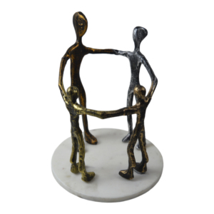 Sculpture de décoration de Noël ronde moderne en métal et bois, écologique, faite à la main, disponible en plusieurs tailles - Product Image 5