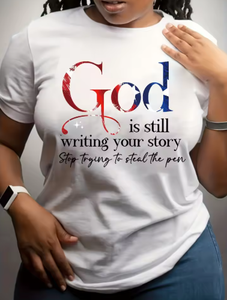 Camiseta blanca con cuello redondo para mujer, manga corta, con estampado de God Is Still Writing Your Story, informal, 100% algodón, suelta, suave y elástica - Product Image 1