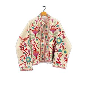 Abrigo de invierno Boho Suzani para mujer, chaqueta de terciopelo de punto acolchado con bordado Floral colorido con forro de algodón para fiestas de otoño - Product Image 1