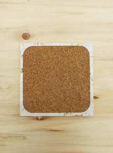 Sous-verres en pierre de travertin à motifs floraux avec support de présentation, décoration de table naturelle faite à la main - Product Image 2