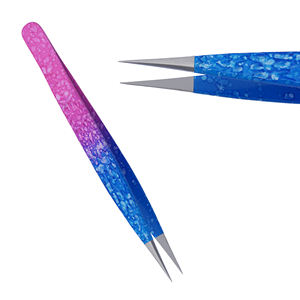 Pince à épiler professionnelle de haute qualité avec logo personnalisé, en acier inoxydable, à surface dentelée et lisse, pour une prise parfaite, durable, 115 mm, pour les yeux. - Product Image 4