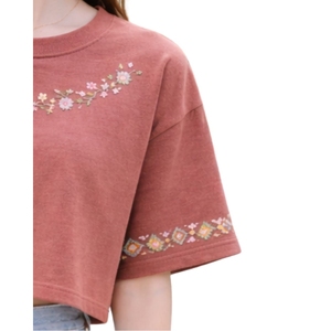 T-shirt court pour femme 2026 – Nouvelle collection, design tendance, vêtement de sport élégant, respirant et confortable, idéal pour le fitness et les loisirs - Product Image 3