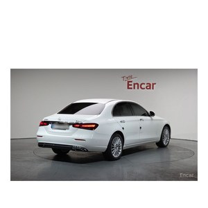 Mercedes-Benz Clase E E220d 4MATIC Exclusive 2023, Diésel, Automático, con Cámara Trasera, 29,382 km, Asientos de Cuero, Volante a la Izquierda - Product Image 2