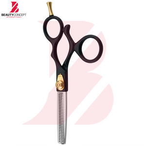 Tijeras de Peluquería Profesionales de Acero Inoxidable con Mango Negro de la Más Alta Calidad y Logotipo Personalizado para Barbería - Product Image 2