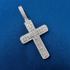 จี้เพชรโมอิสซาไนต์แบบคลัสเตอร์เซ็ต VVS จี้รูปกากบาท จี้ศรัทธาคริสเตียน เครื่องประดับทางศาสนา จี้ฮิปฮอป จี้แร็ปเปอร์ - Product Image 1