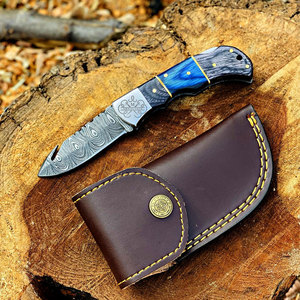 Couteau de poche en acier Damas édition limitée, manche en bois fait main, couteau pliant, cadeau unique et personnalisé - Product Image 1