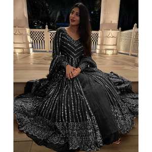 Haut et dupatta en lehenga brodés de paillettes pour femmes, pour les occasions spéciales - Product Image 3