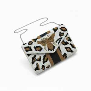 Bolso de Mano de Diseño con Motivo de Abeja y Perlas para Bodas y Fiestas - Product Image 4