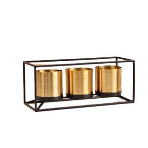 Vase en métal moderne de luxe Vase de table décoratif Accent d'intérieur de maison artistique pour salon et bureau - Product Image 5