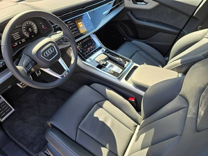 Audi Q8 3.0 TFSI V6 55 Noir 2026 Très Propre à Vendre - Product Image 2