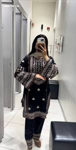 Conjunto de Pantalón, Top y Dupatta de Rayón y Algodón de Alta Calidad con Bordado, Nuevo, a Precio de Mayoreo - Product Image 4