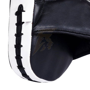 Pad de frappe en cuir léger avec intérieur rembourré et matériau extérieur durable pour l'entraînement de boxe - Écologique - Product Image 6