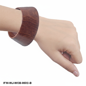 กำไลข้อมือไม้แบบมินิมอลทรงกว้าง, กำไลข้อมือเคลือบสีเข้มเพ้นท์ด้วยมือ, เครื่องประดับดีไซน์โดดเด่น, เครื่องประดับข้อมือไม้สไตล์โบฮีเมียนแบบธรรมชาติ - Product Image 3