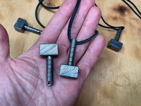 Collier de Marteau de Thor en Acier Damas Fait à la Main Vintage Mjolnir Pur Cuir Chaîne Pendentif Religieux Chrétien Symbole DIEUX THUNDERS