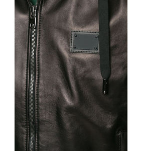 Chaqueta con Capucha de Cuero Genuino para Hombre, Cuello Alto, Logotipo Frontal, Corte Ajustado, Impermeable, Transpirable, Cierre con Cremallera - Product Image 4