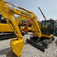 Excavadora de cadenas mini Komatsu PC56 usada en buen estado, excavadora hidráulica de 5 toneladas para construcción de jardines, en stock.